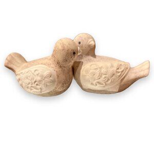 2 Ceramic Birds Embossed Beautiful Engravings Collectible Trinkets